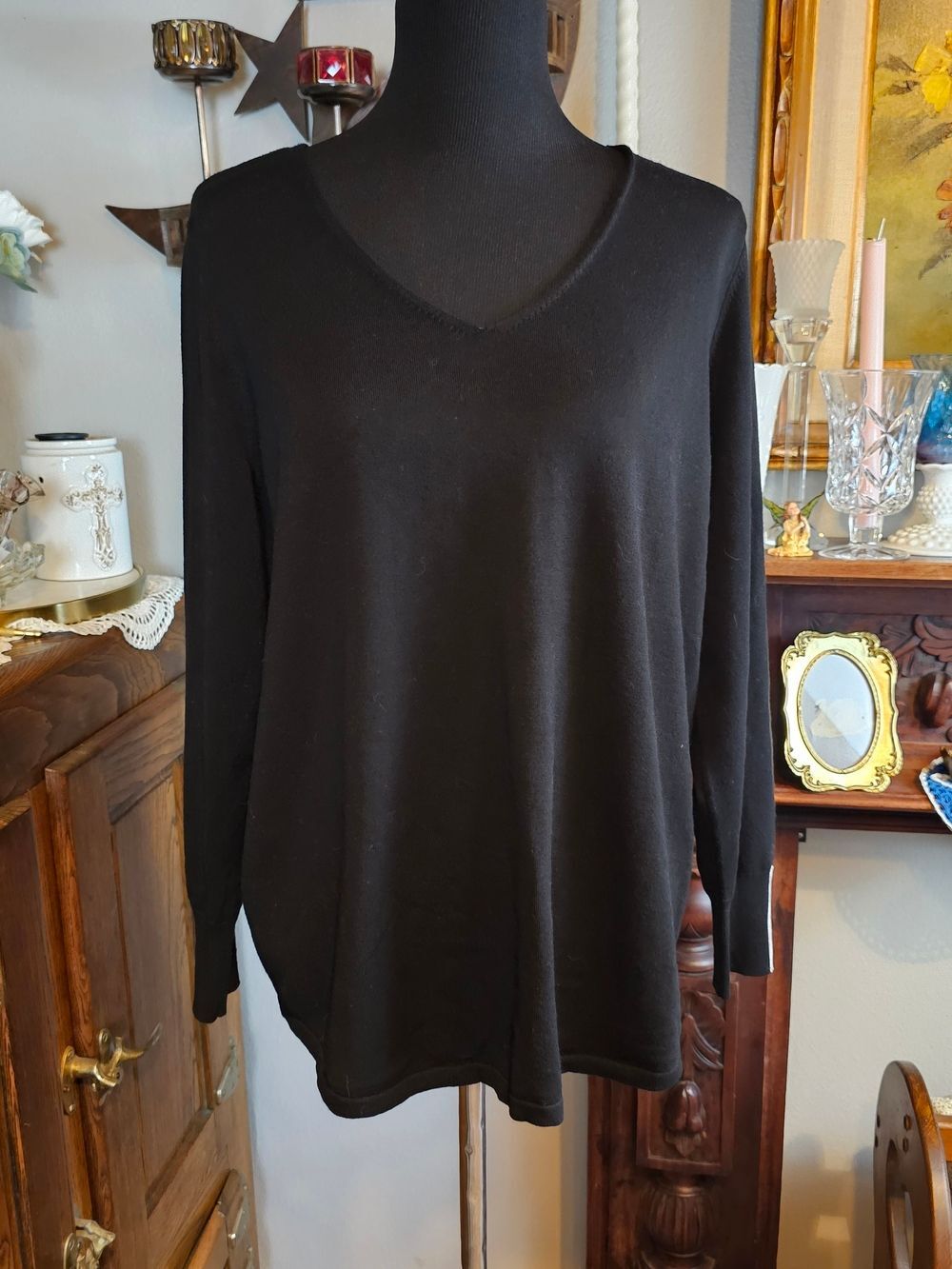 Chico's Black Lightweight V-Neck Sweater Embellished Cuff Size 3 XL